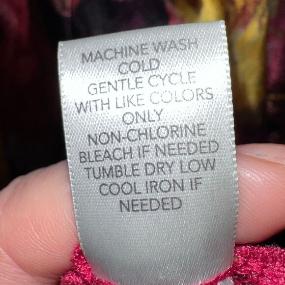 CJ Banks abstract print multicolored blouse with watercolor design size 2X - Picture 9 of 11